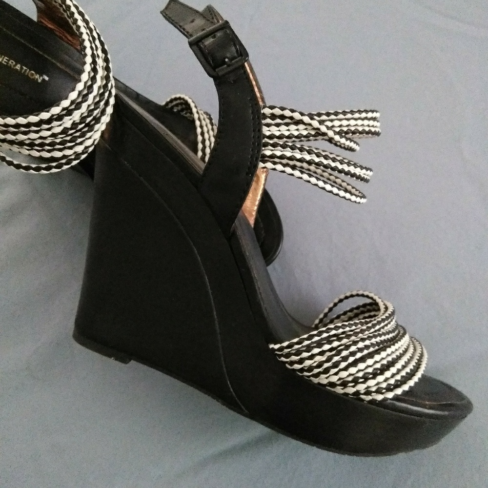 BCBG black&white platform - Picture 2 of 4